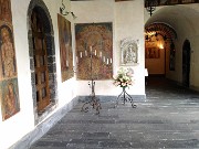 32 Ingresso dal lato ovest